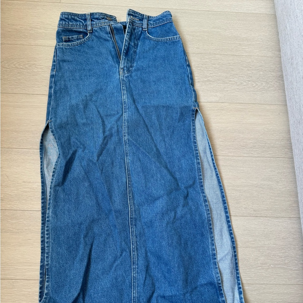 Commense Blue Midi Skirt Elegant and Versatile